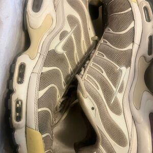 Nike Men's Air Max Plus, US Size 13, White/Metallic Silver, 8.5/10 Condition